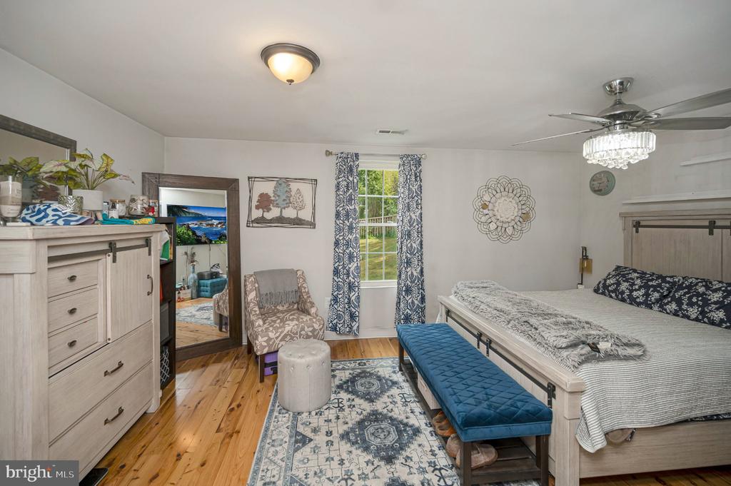 3932 OAKDALE CIRCLE