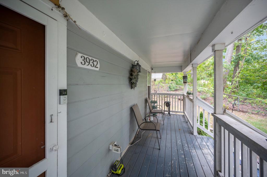 3932 OAKDALE CIRCLE