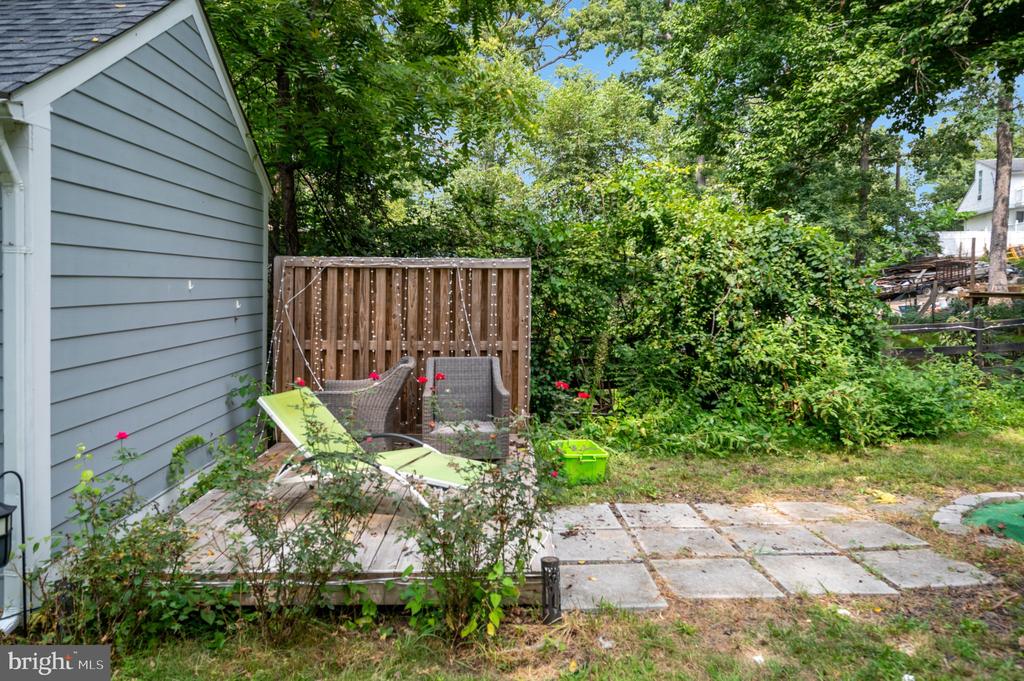 3932 OAKDALE CIRCLE