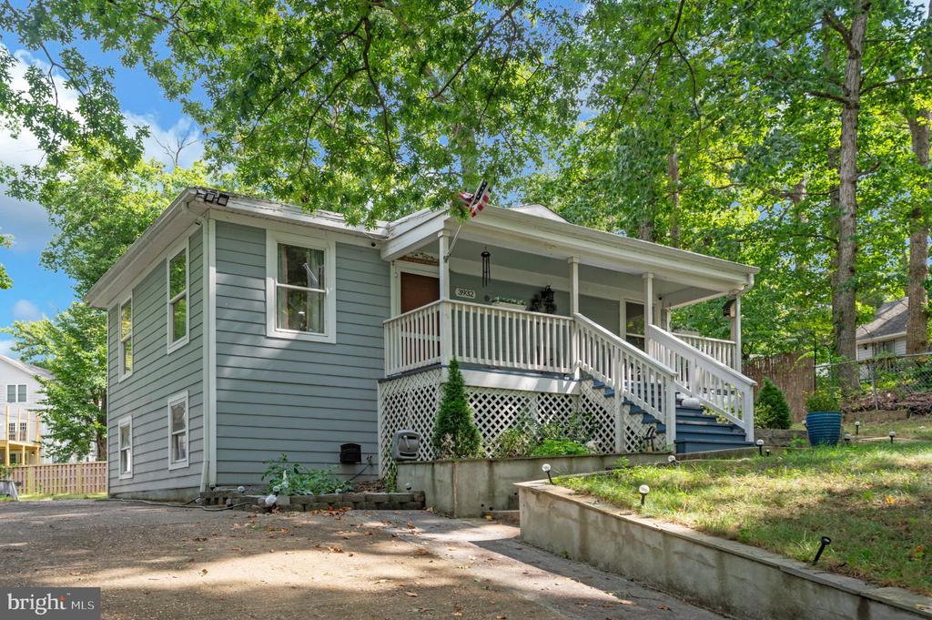 3932 OAKDALE CIRCLE
