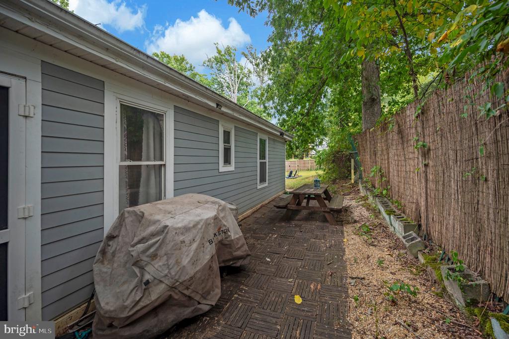 3932 OAKDALE CIRCLE