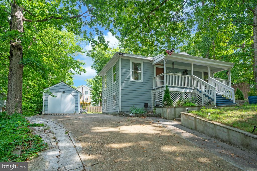 3932 OAKDALE CIRCLE