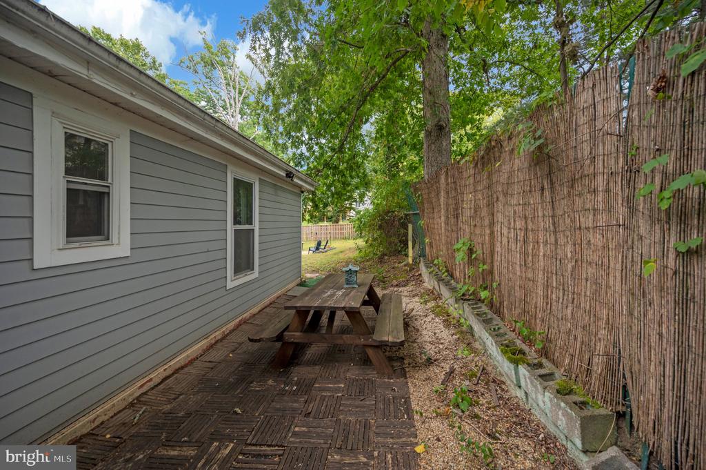 3932 OAKDALE CIRCLE