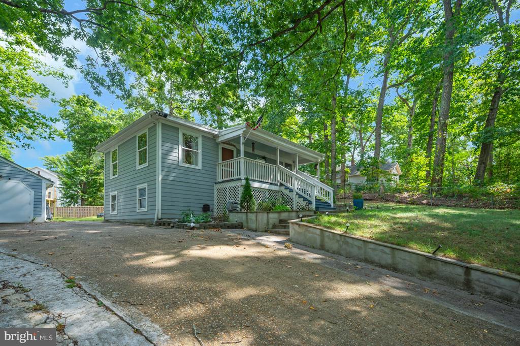 3932 OAKDALE CIRCLE