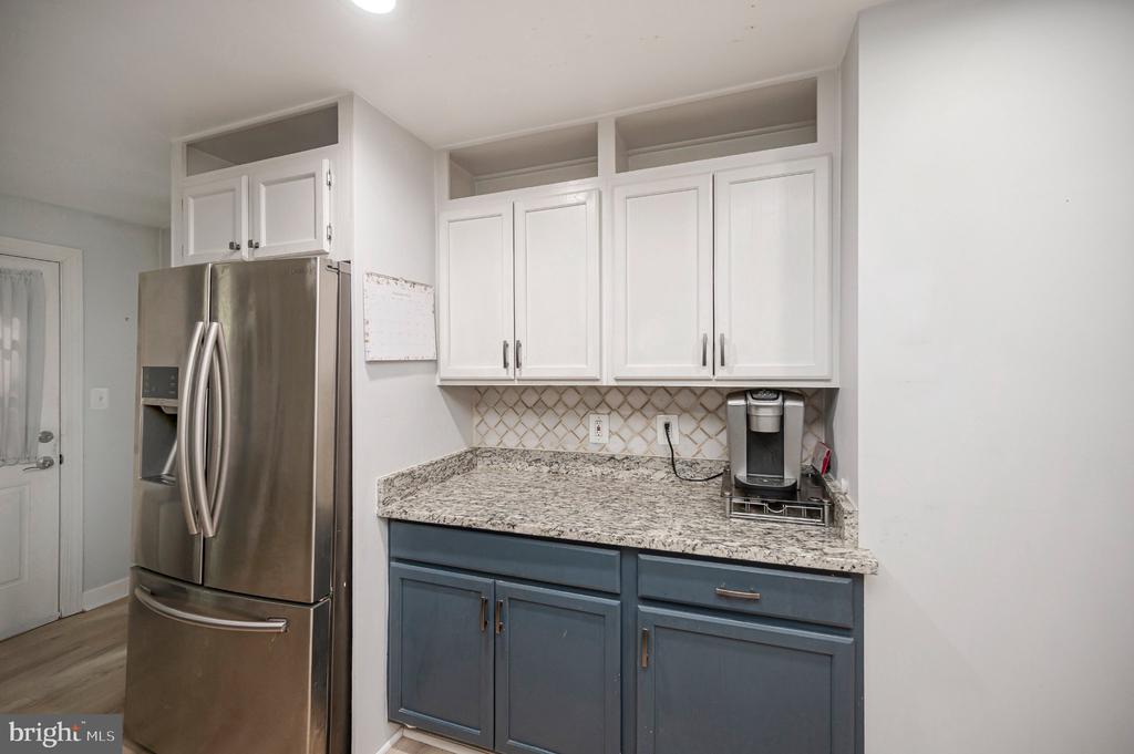 3932 OAKDALE CIRCLE