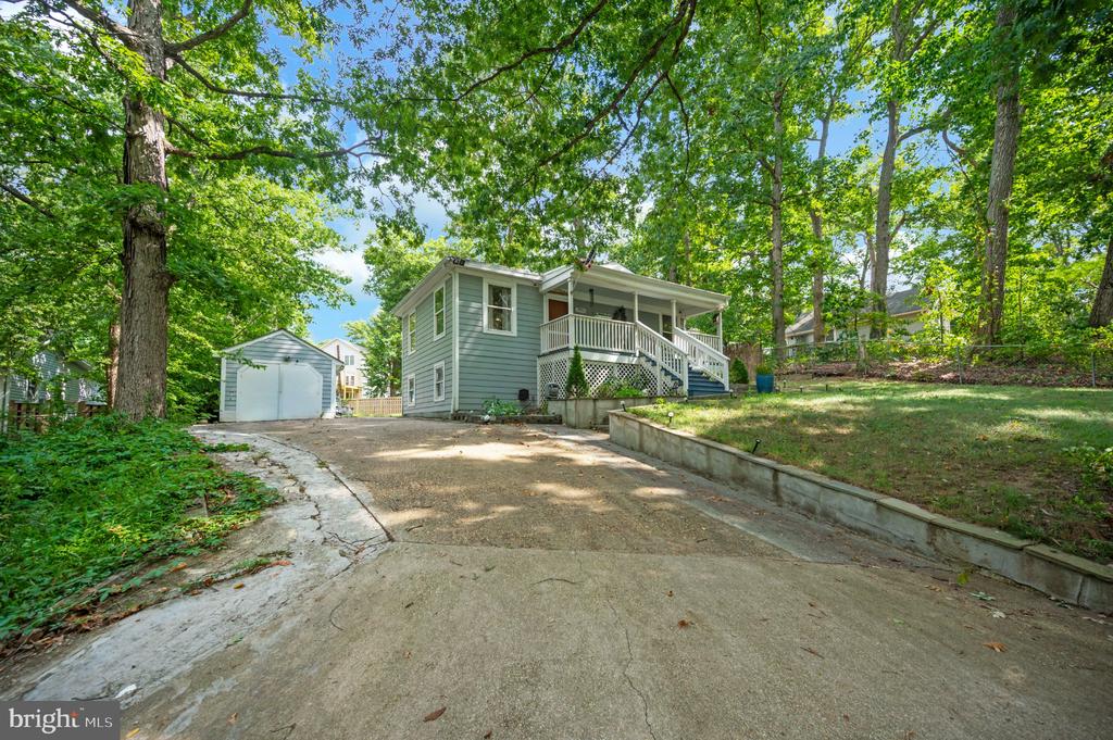 3932 OAKDALE CIRCLE