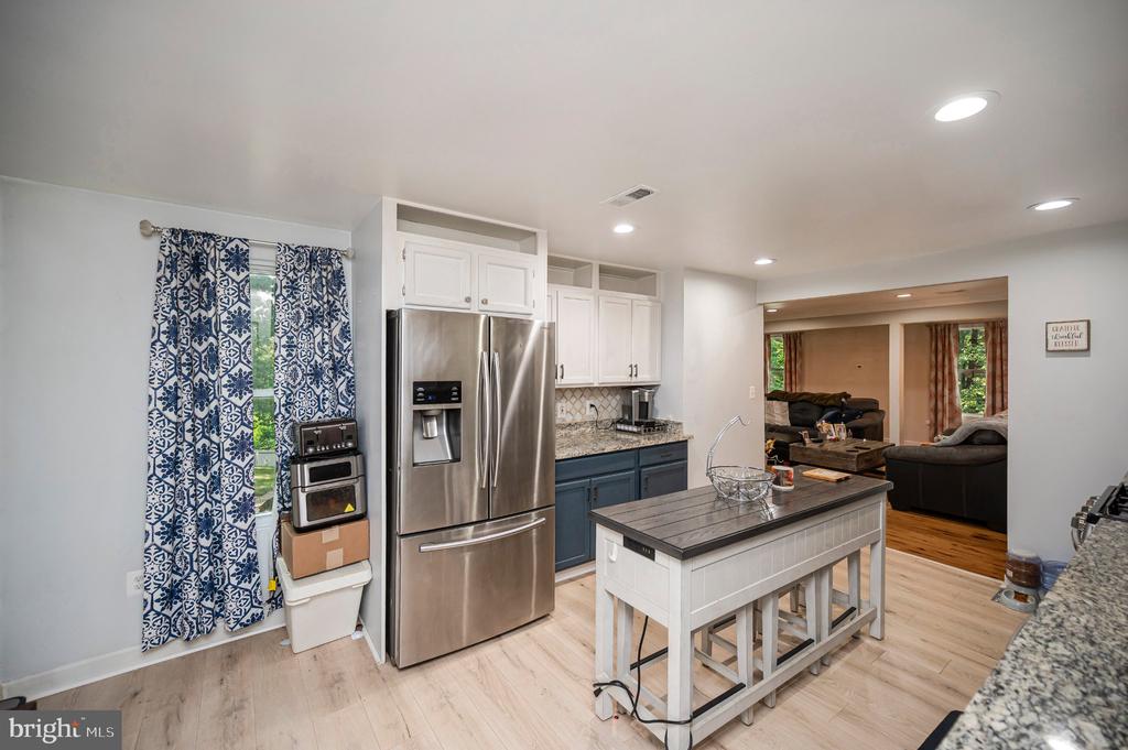 3932 OAKDALE CIRCLE
