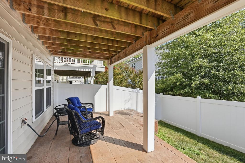 1711 GRANVILLE COURT