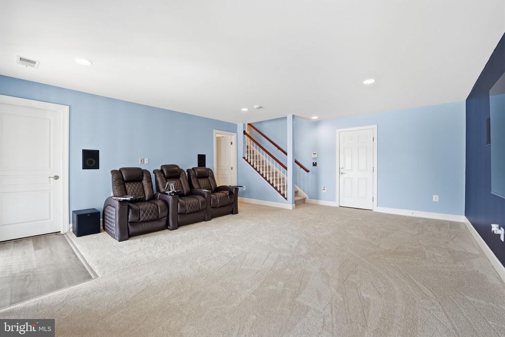 1711 GRANVILLE COURT