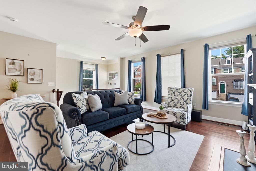 1711 GRANVILLE COURT