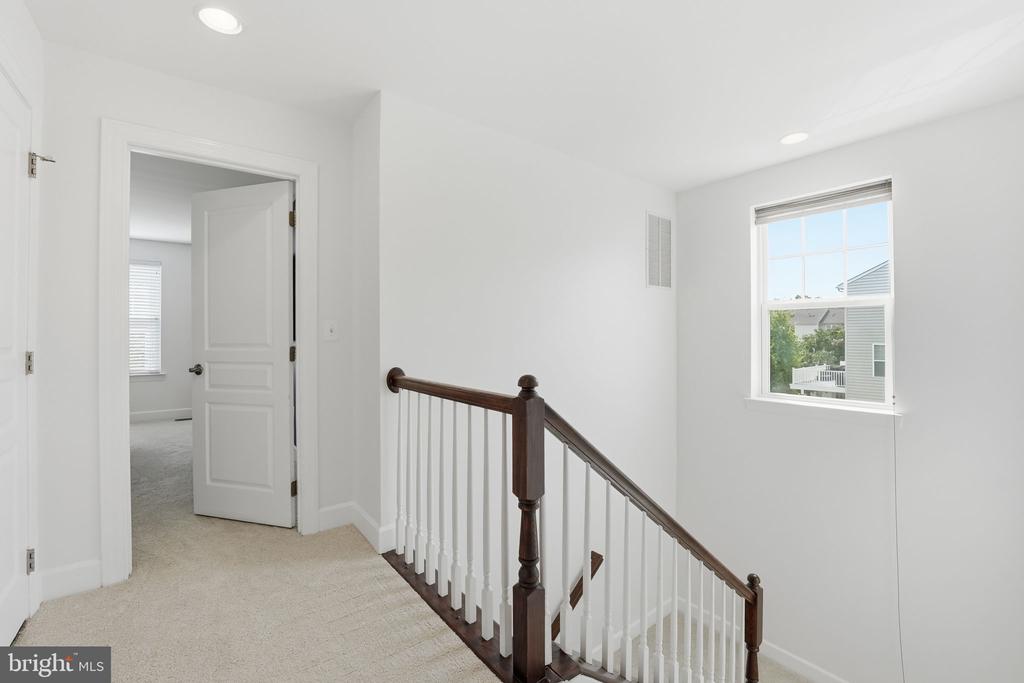 1711 GRANVILLE COURT