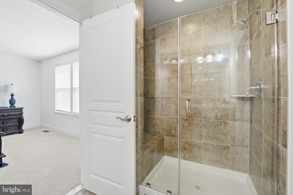 1711 GRANVILLE COURT