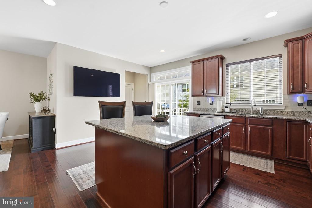1711 GRANVILLE COURT