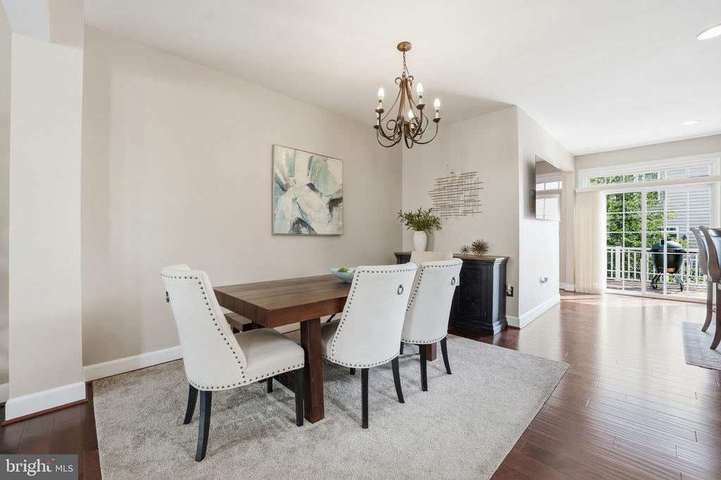 1711 GRANVILLE COURT