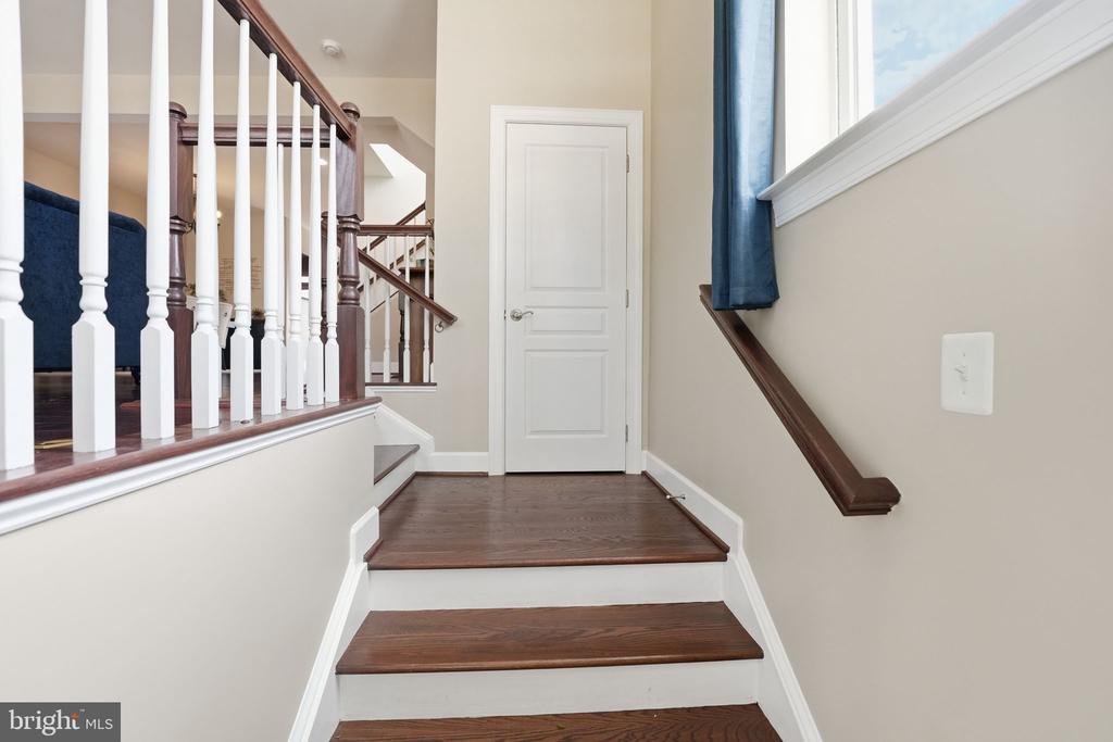 1711 GRANVILLE COURT