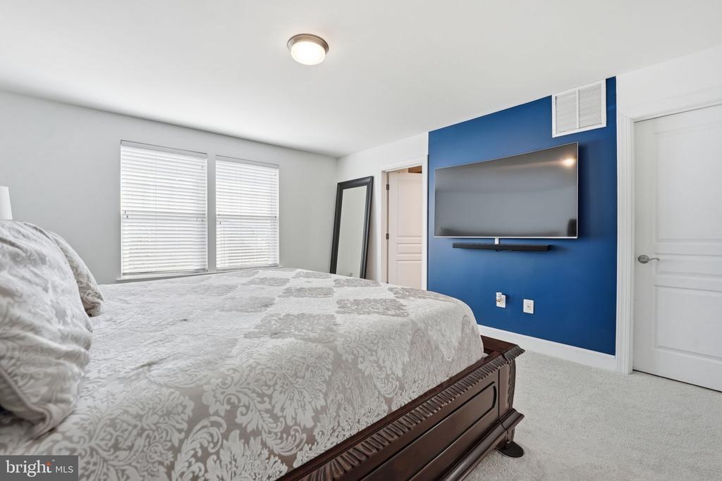 1711 GRANVILLE COURT