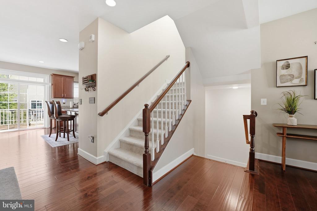 1711 GRANVILLE COURT