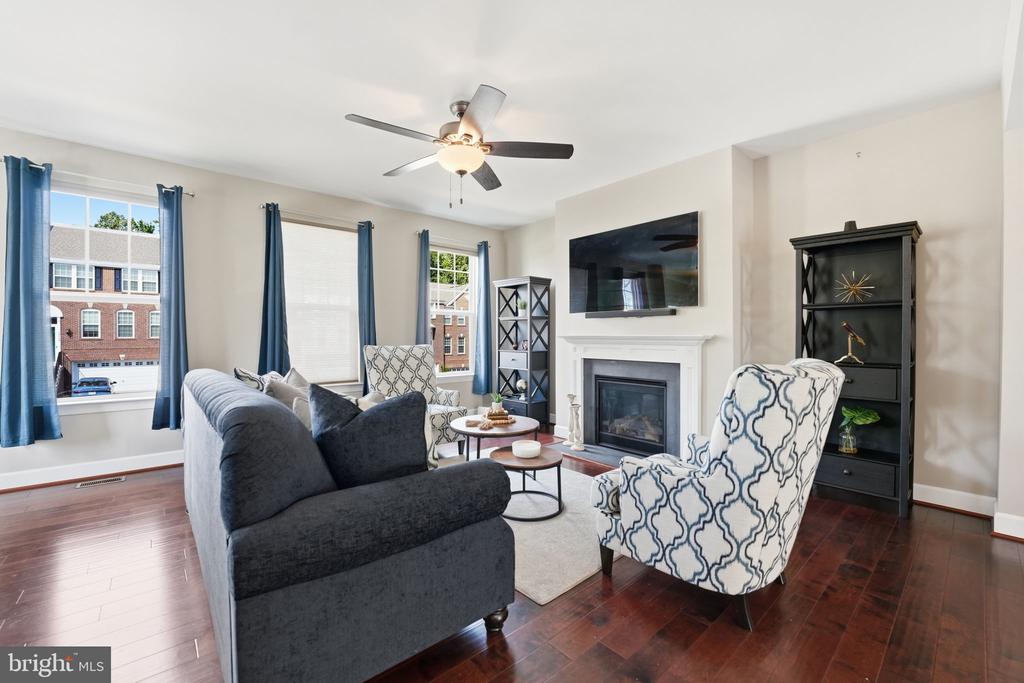 1711 GRANVILLE COURT