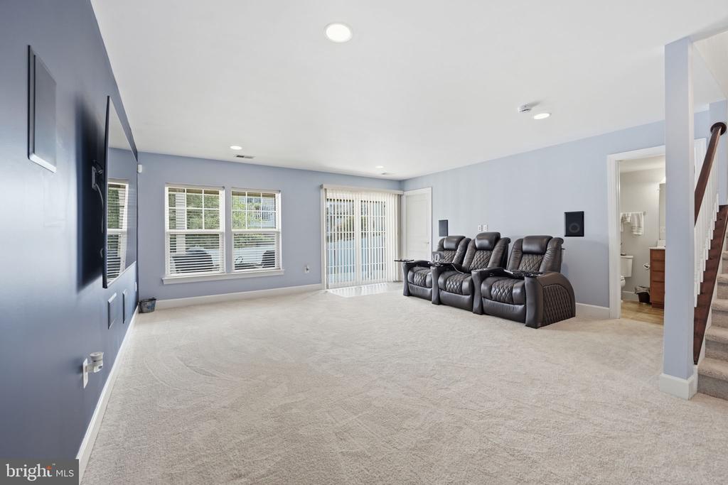 1711 GRANVILLE COURT