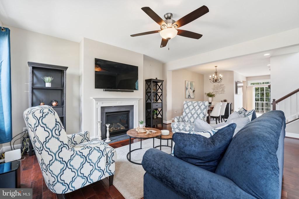 1711 GRANVILLE COURT