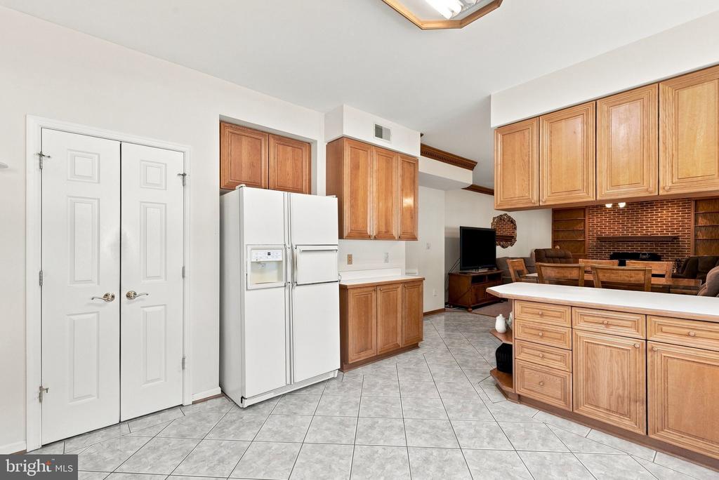 9438 PETTERSON LANE