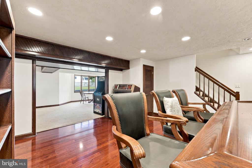 9438 PETTERSON LANE