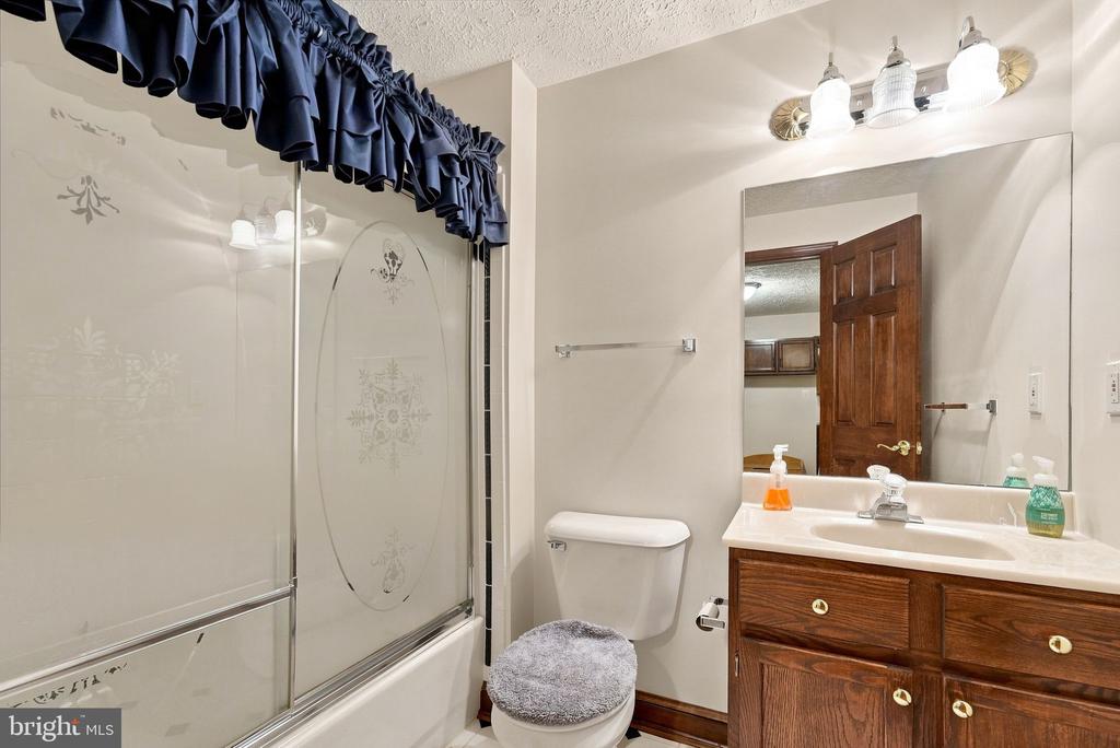 9438 PETTERSON LANE