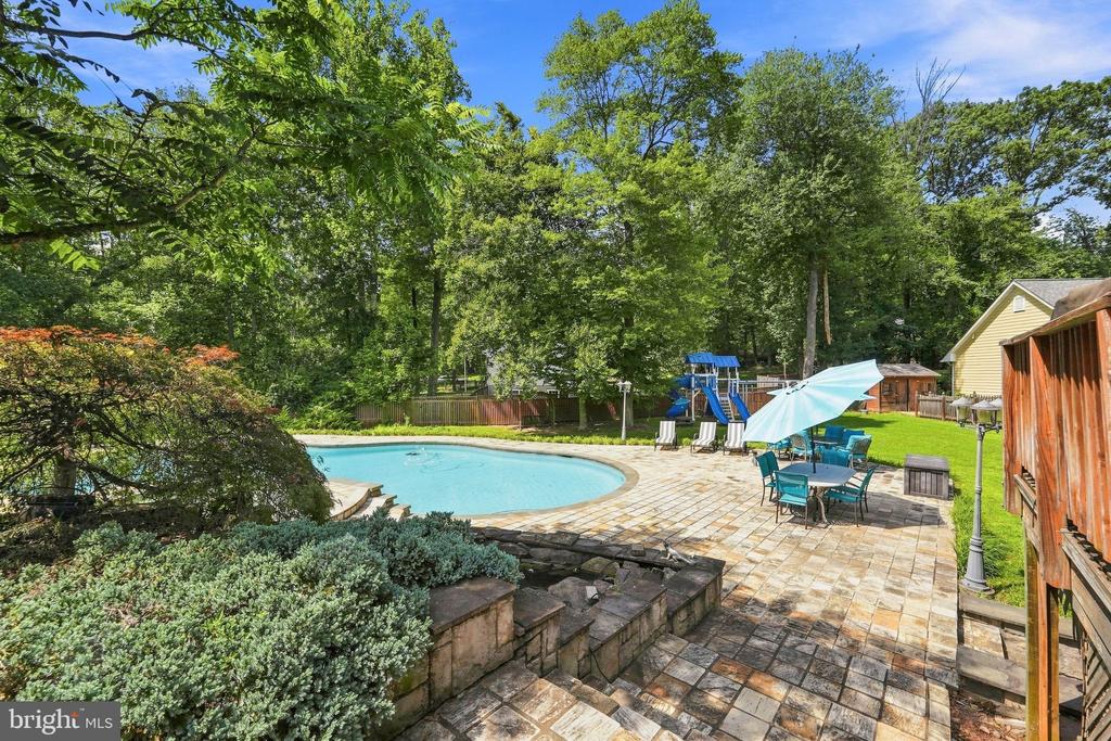 9438 PETTERSON LANE