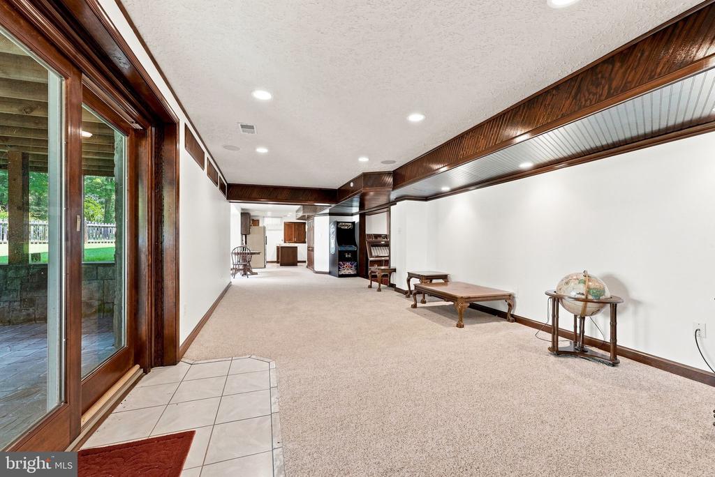 9438 PETTERSON LANE