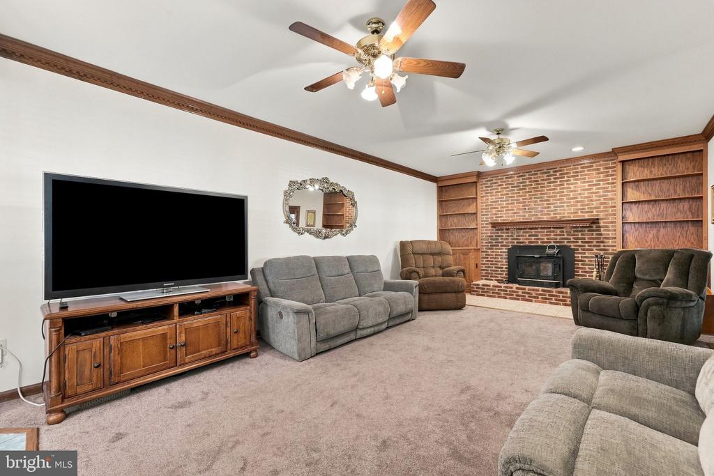 9438 PETTERSON LANE