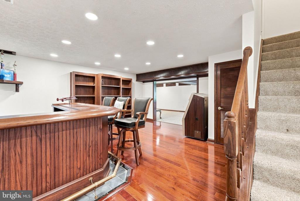 9438 PETTERSON LANE