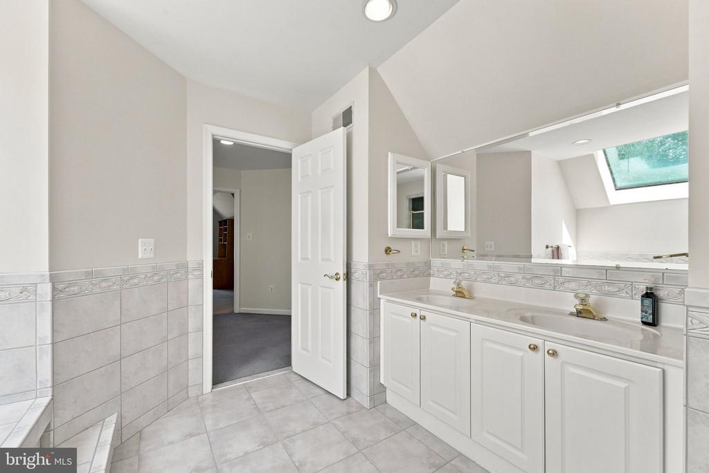 9438 PETTERSON LANE