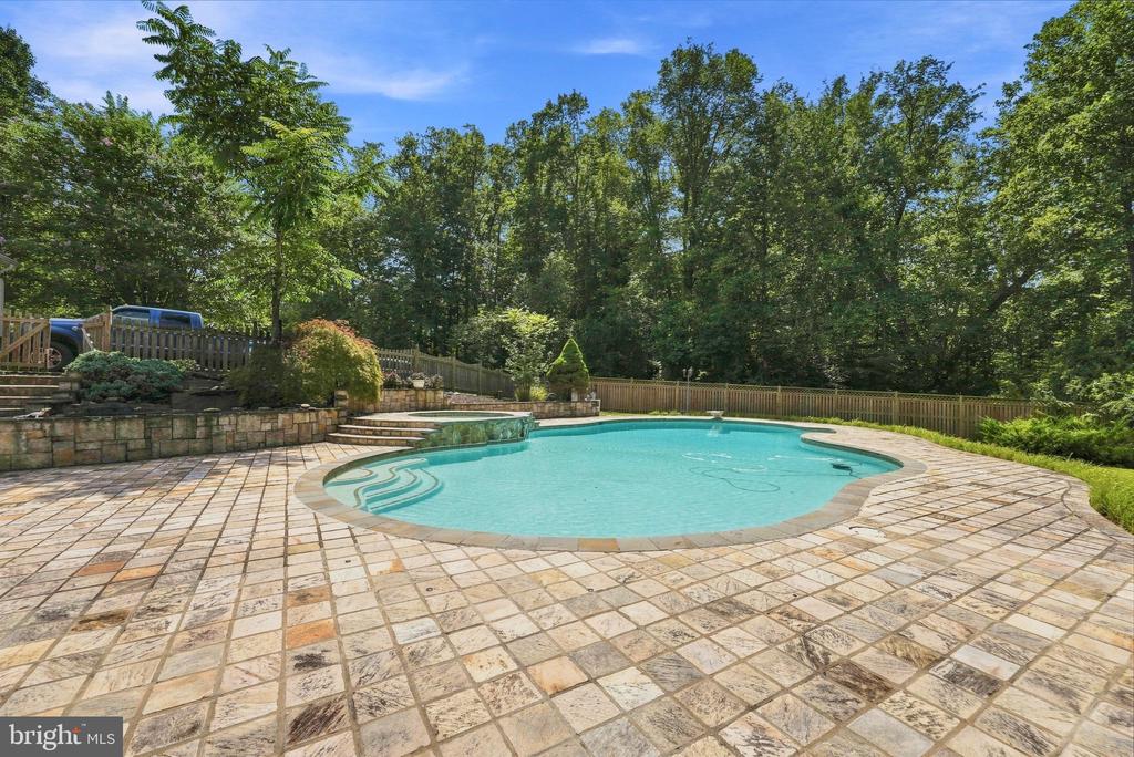 9438 PETTERSON LANE