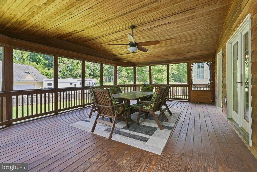 9438 PETTERSON LANE