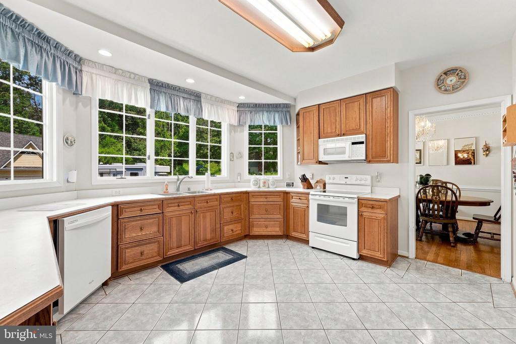9438 PETTERSON LANE