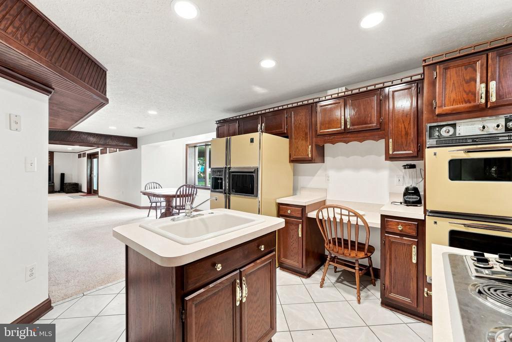 9438 PETTERSON LANE