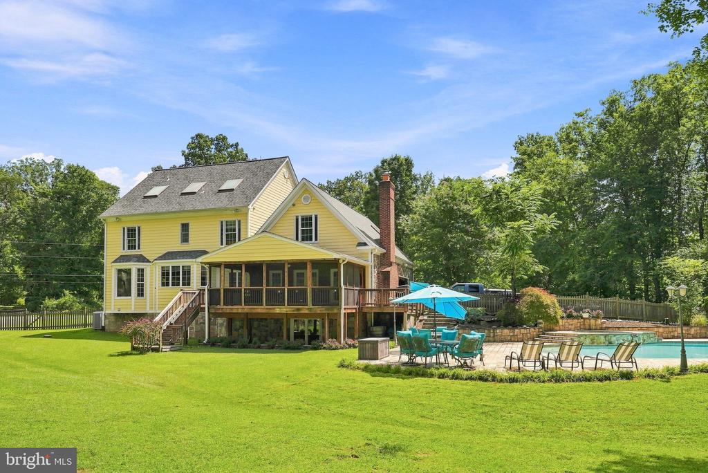 9438 PETTERSON LANE
