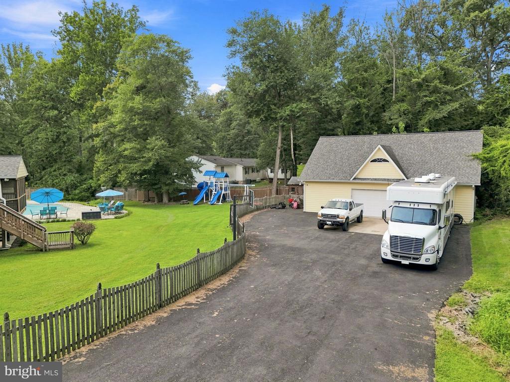 9438 PETTERSON LANE