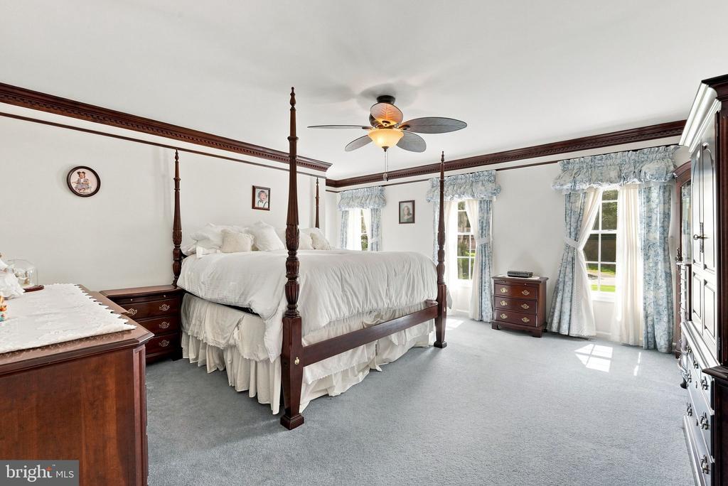 9438 PETTERSON LANE