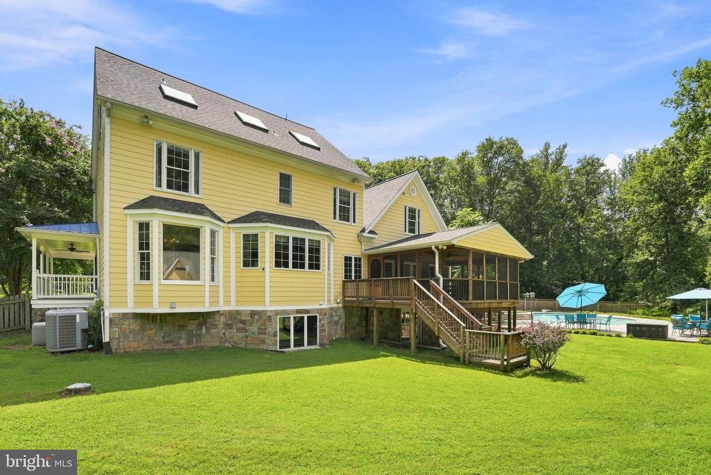 9438 PETTERSON LANE