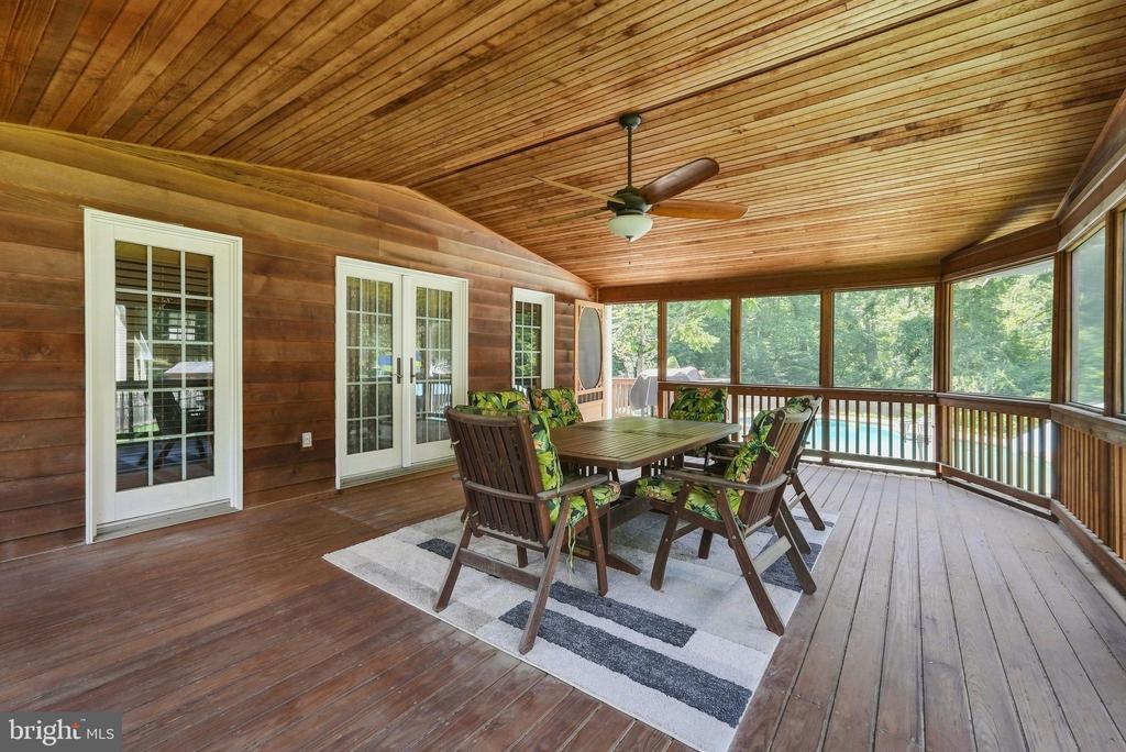 9438 PETTERSON LANE