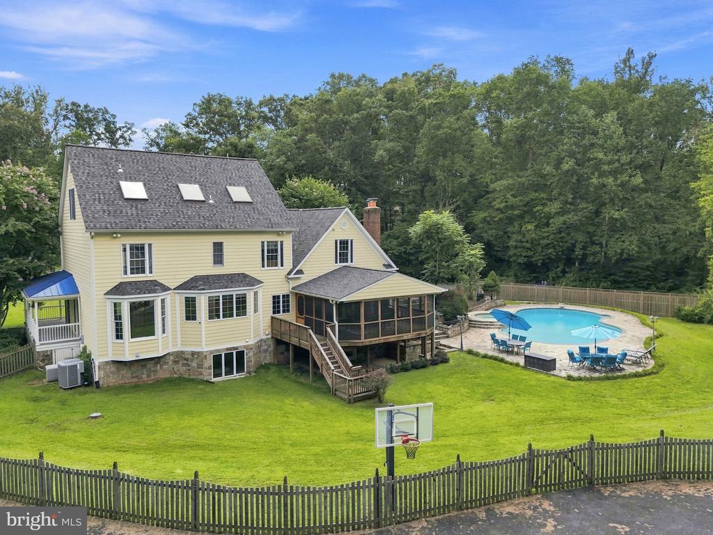 9438 PETTERSON LANE