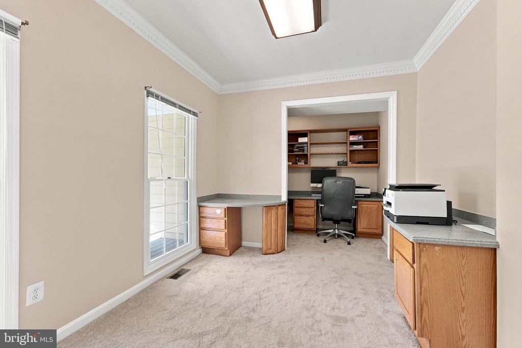 9438 PETTERSON LANE