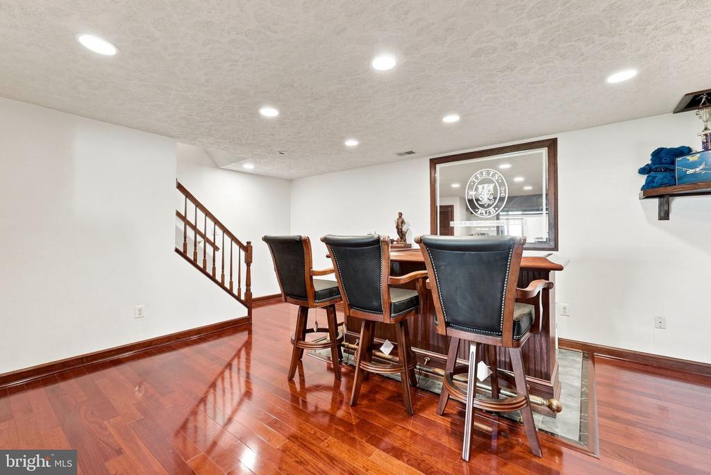 9438 PETTERSON LANE