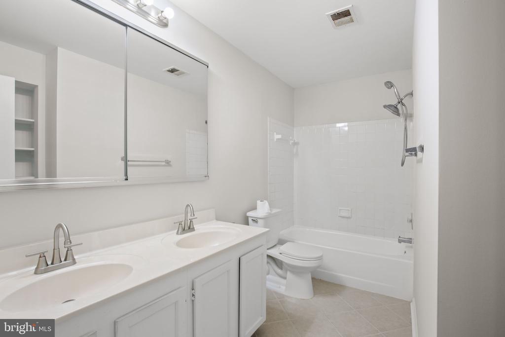 4238 STOCKBRIDGE DRIVE Unit: 83C