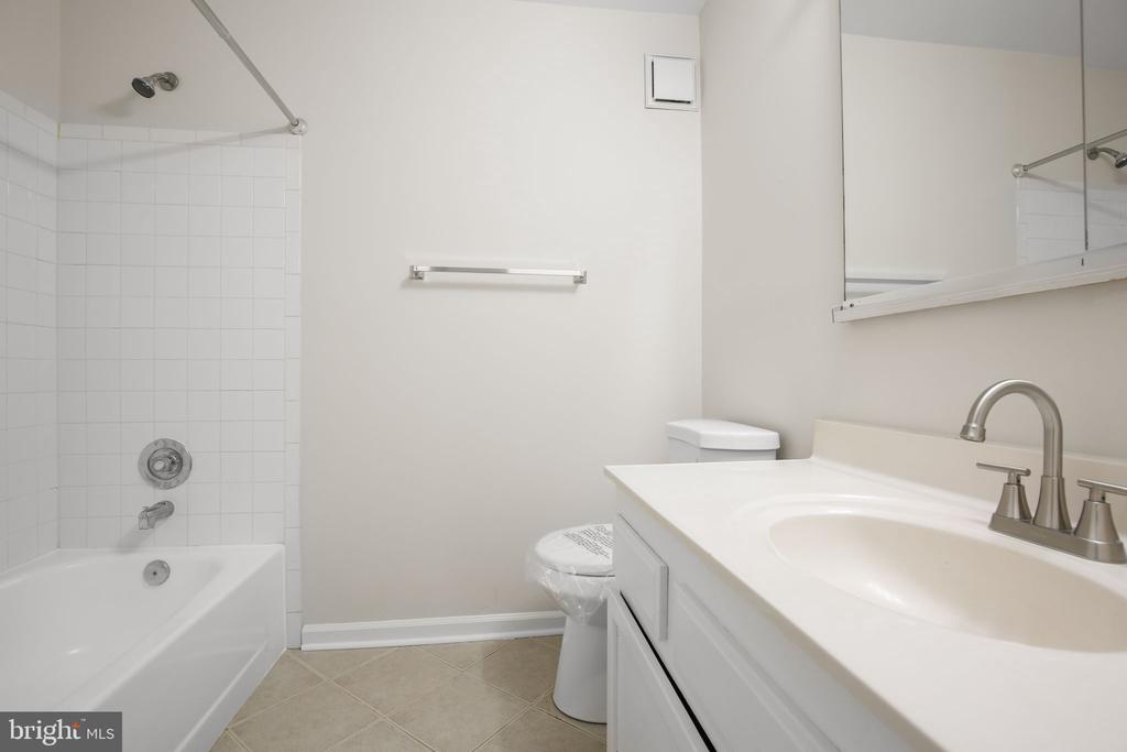 4238 STOCKBRIDGE DRIVE Unit: 83C