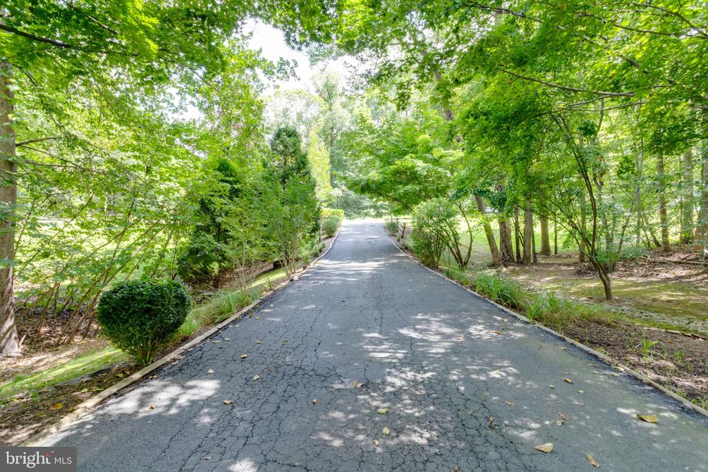 11154 STONEBROOK DRIVE