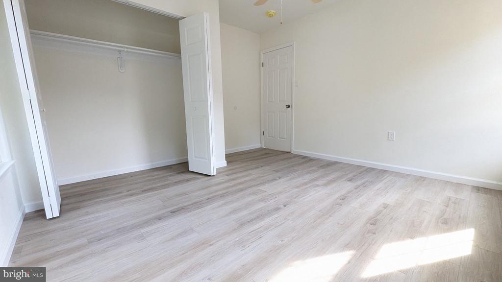 3015 BROMLEY COURT