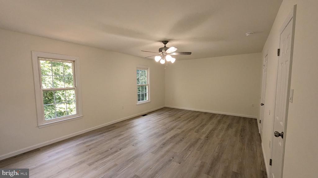 3015 BROMLEY COURT