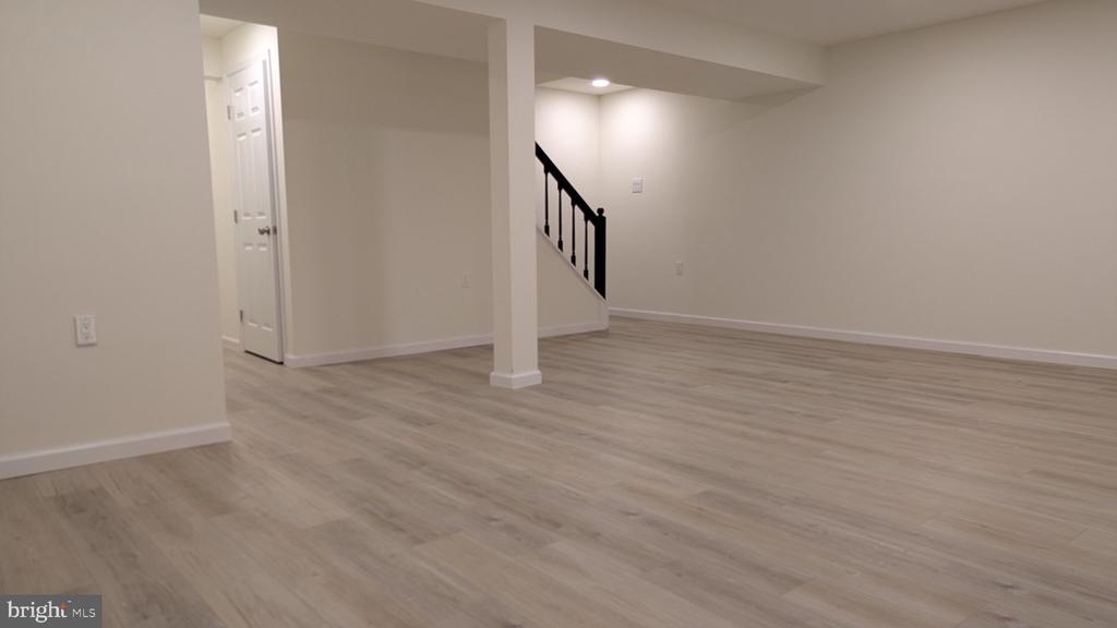 3015 BROMLEY COURT